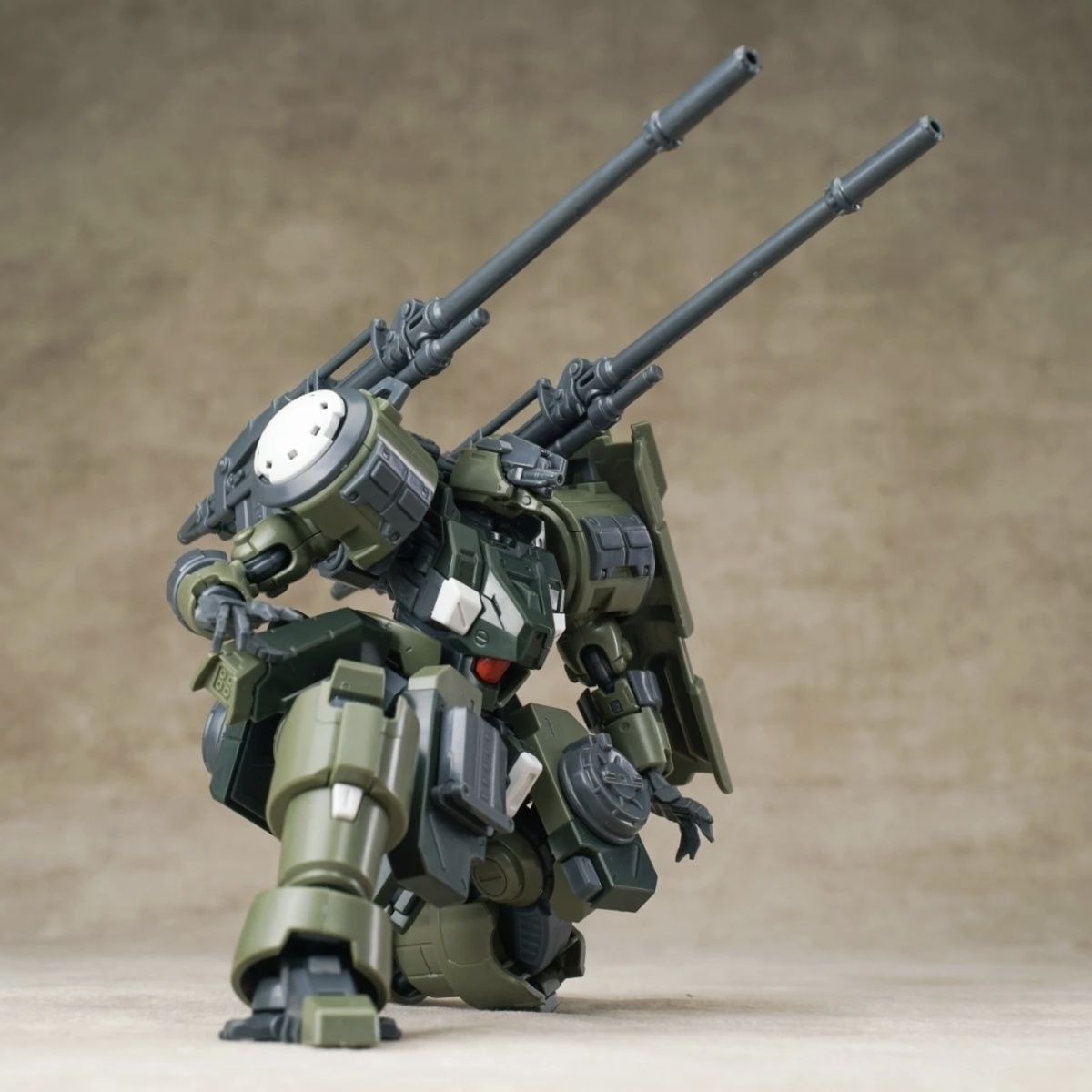 Sheik Mainland ZAROV C1 1/144  - Heavy Equipment Game reseña y precio