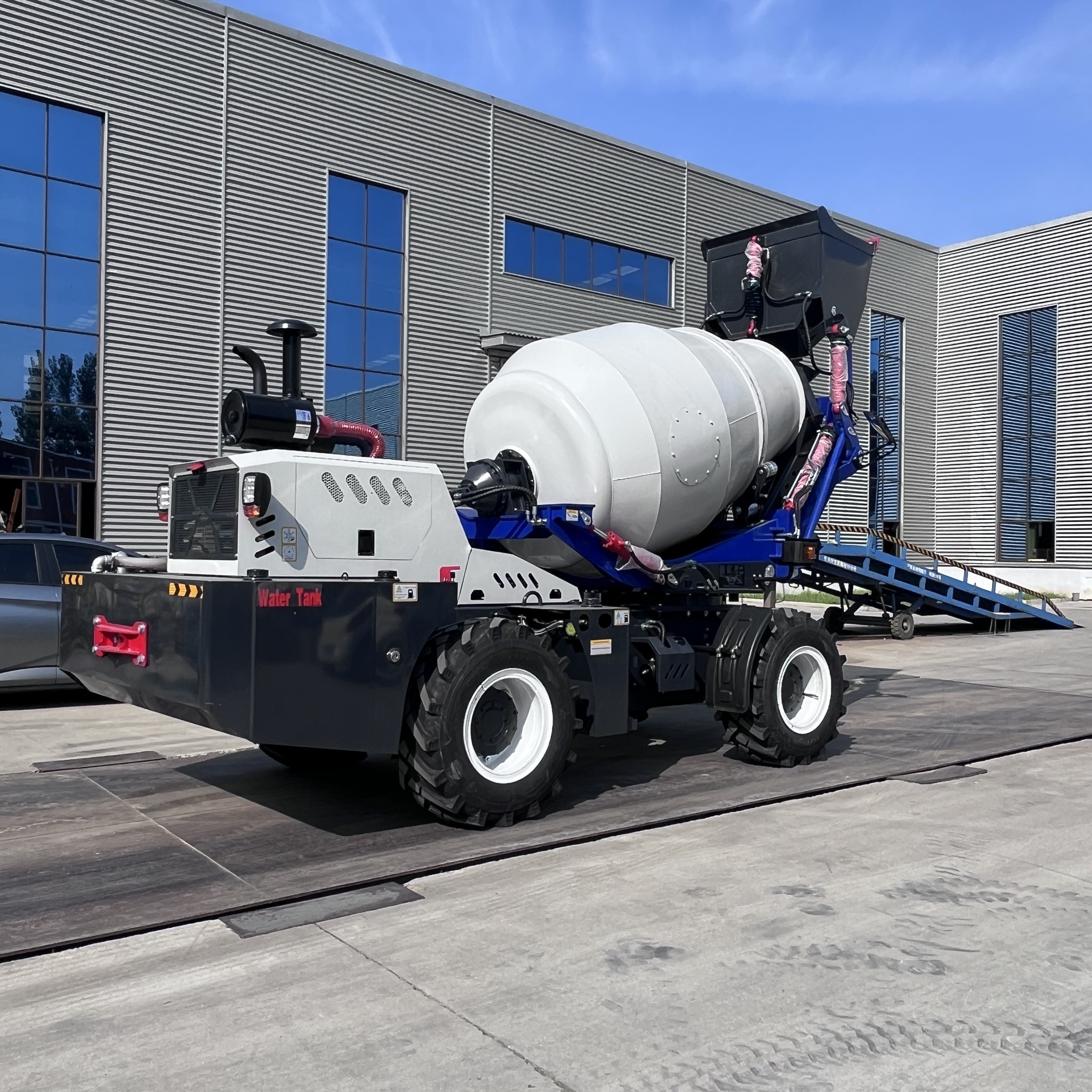 Camión Mezclador de Cemento y  - Heavy Equipment Truck reseña y precio