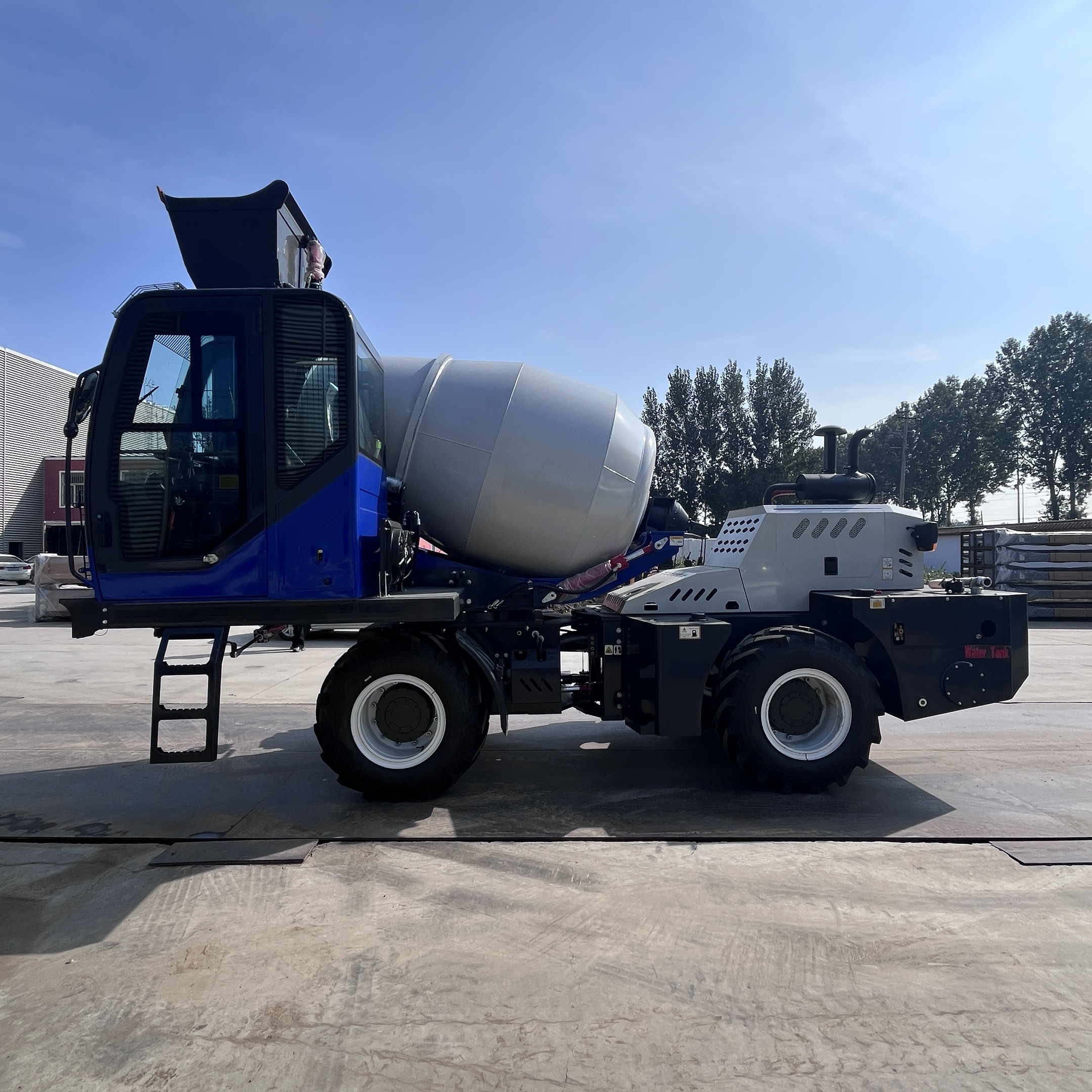 Camión Mezclador de Cemento y  - Heavy Equipment Truck reseña y precio